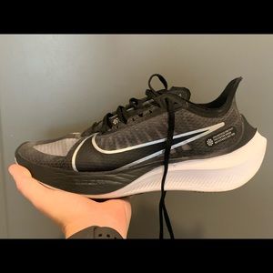 Nike Zoom Gravity Running Shoes